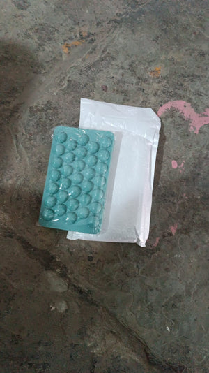 Plastic Round Reusable Ice Cube Ice Ball Mold Lollipop Candy Maker 33 Moulds (16.510 Cm 1 Pc)